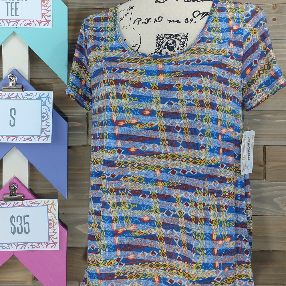 LuLaRoe NWT Small Classic Tee